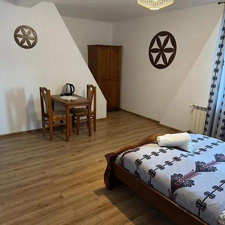 Pod Lasem * بيالكا تاترزانسكا